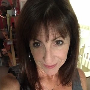 Meet your Posher, Carol